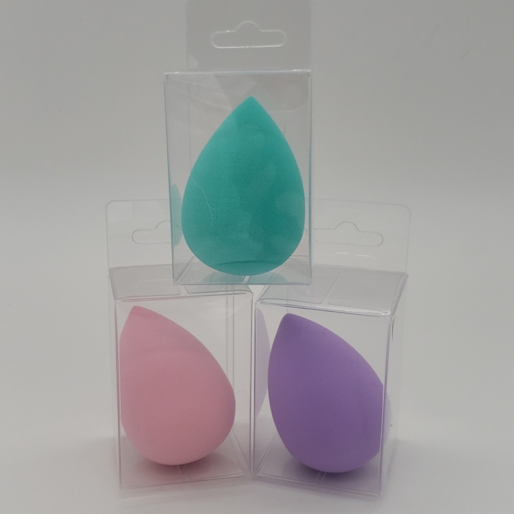 BNIB 3 pack of makeup blenders